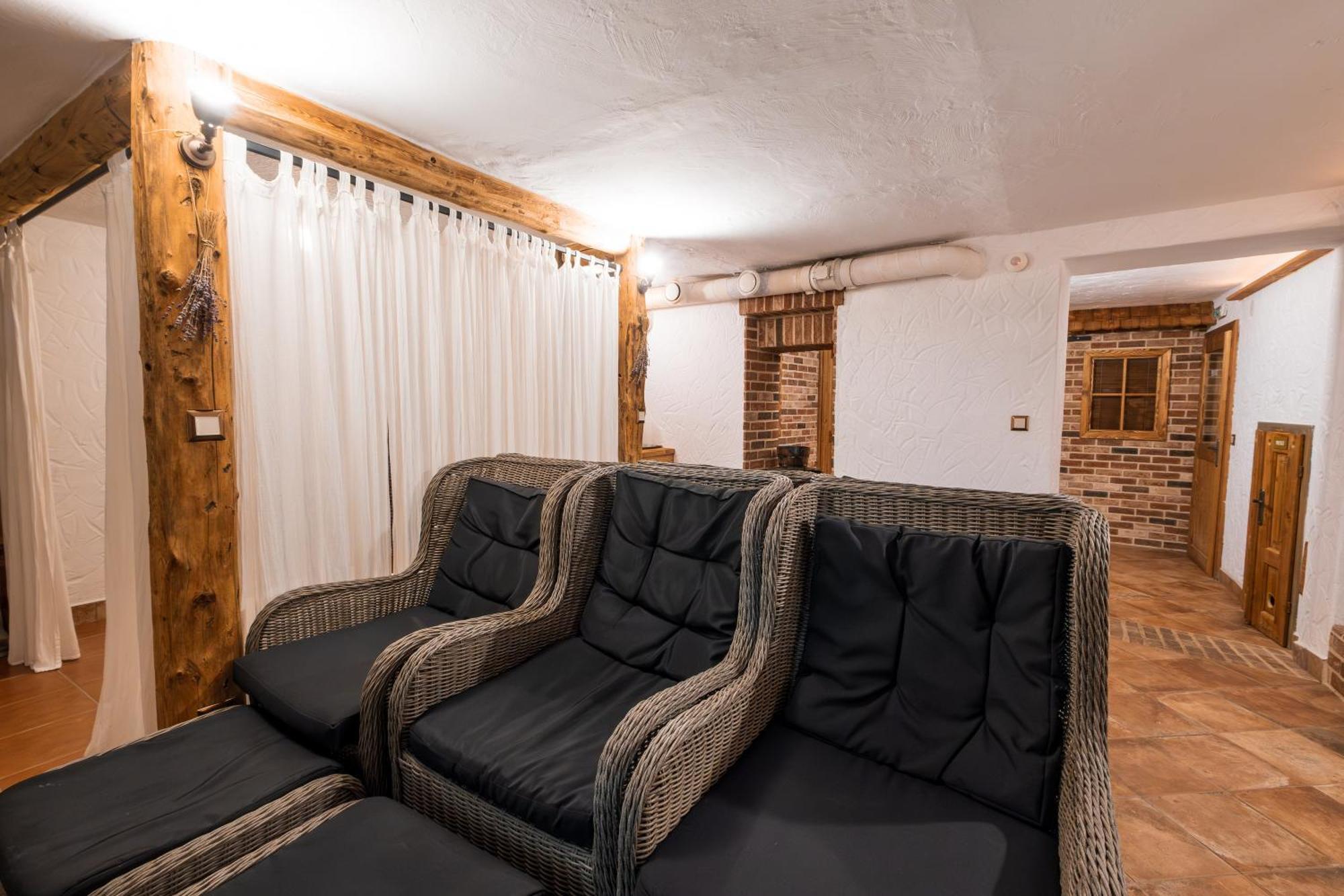 Maxant Hotel 3*