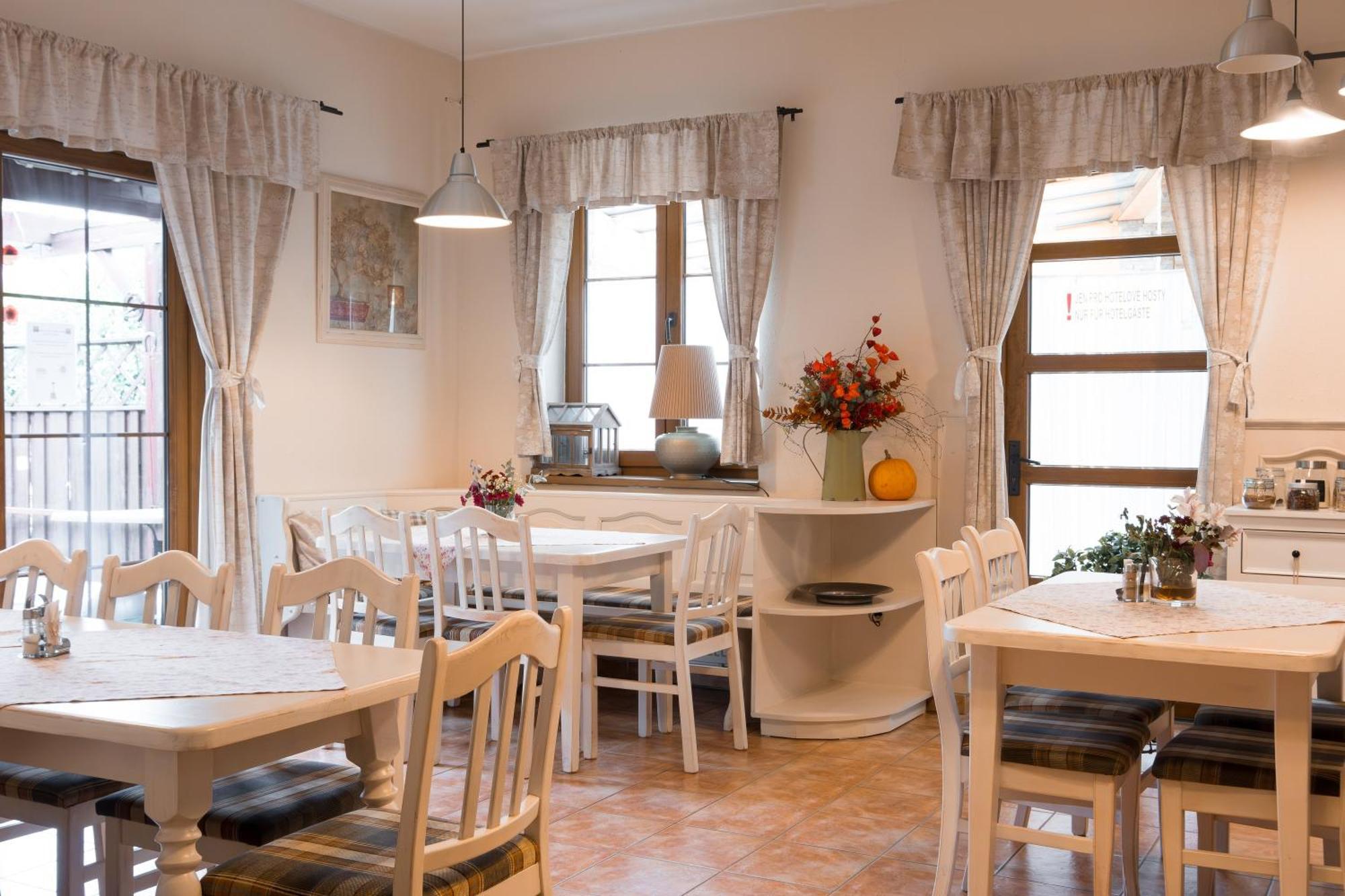 Maxant Hotel