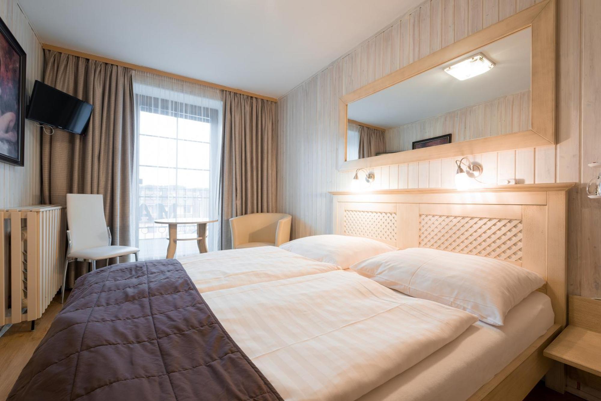 Maxant Hotel